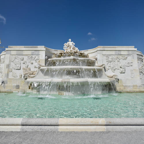 moderner Springbrunnen